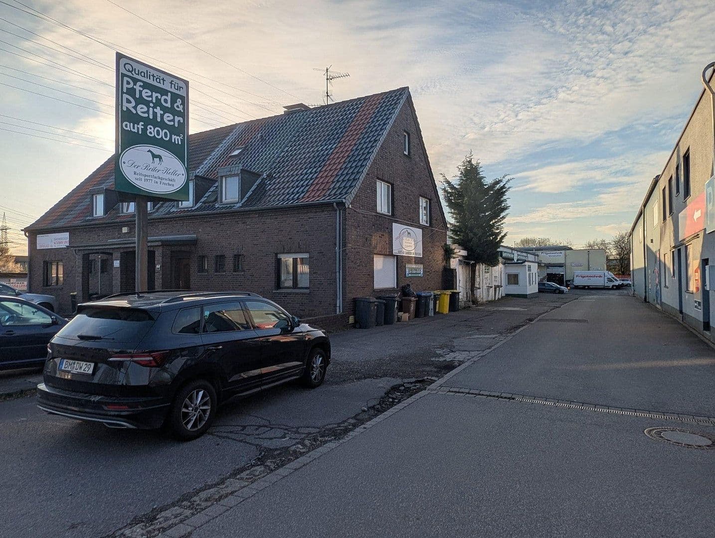 Predaj domu 220 m², pozemek 321 m², Kölner Straße 185, Frechen, Severné Porýnie - Westfálsko Predaj domu 220 m², pozemek 321 m², Kölner Straße 185, Frechen, Severné Porýnie - Westfálsko