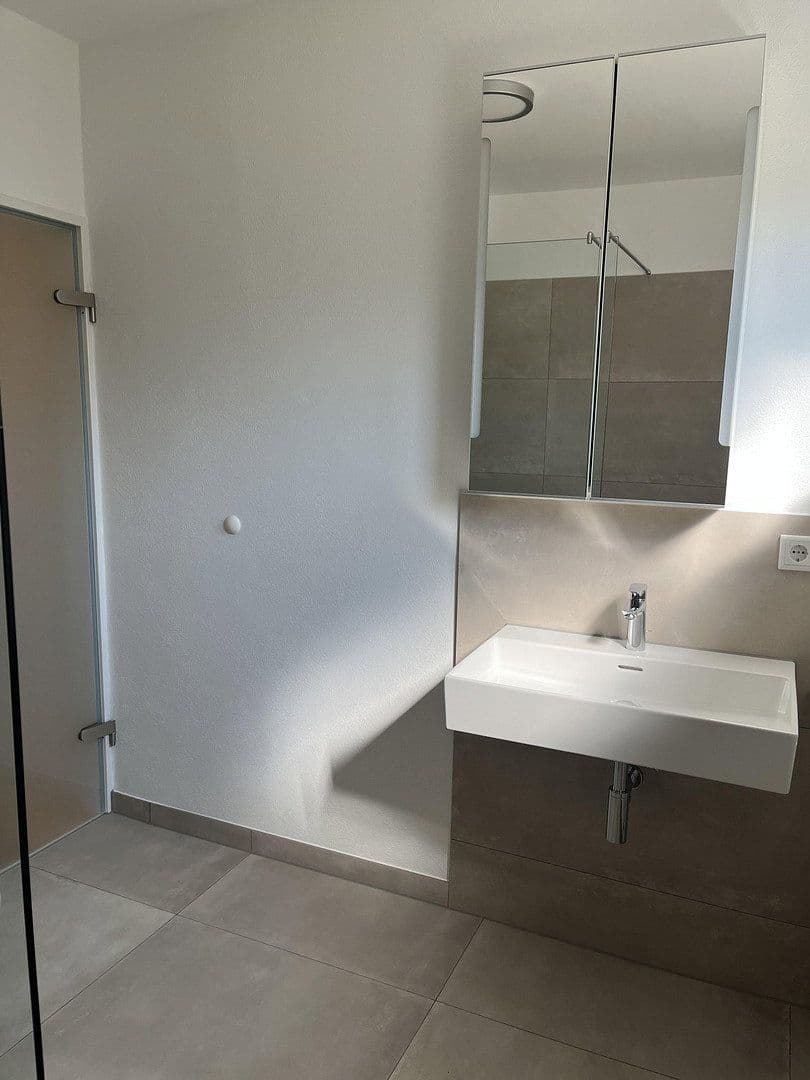 Prenájom bytu 3-izbový 86 m², Möhrendorf, Bavorsko Prenájom bytu 3-izbový 86 m², Möhrendorf, Bavorsko
