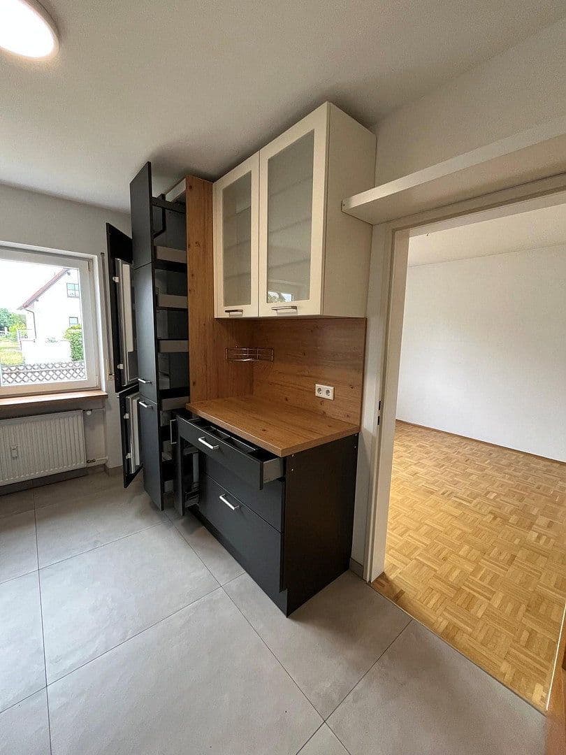 Prenájom bytu 3-izbový 86 m², Möhrendorf, Bavorsko Prenájom bytu 3-izbový 86 m², Möhrendorf, Bavorsko