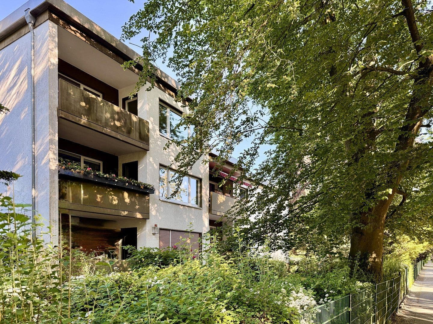 Predaj bytu 3-izbový 92 m², Hugo-Vogel-Straße 34, Berlin, Berlín Predaj bytu 3-izbový 92 m², Hugo-Vogel-Straße 34, Berlin, Berlín
