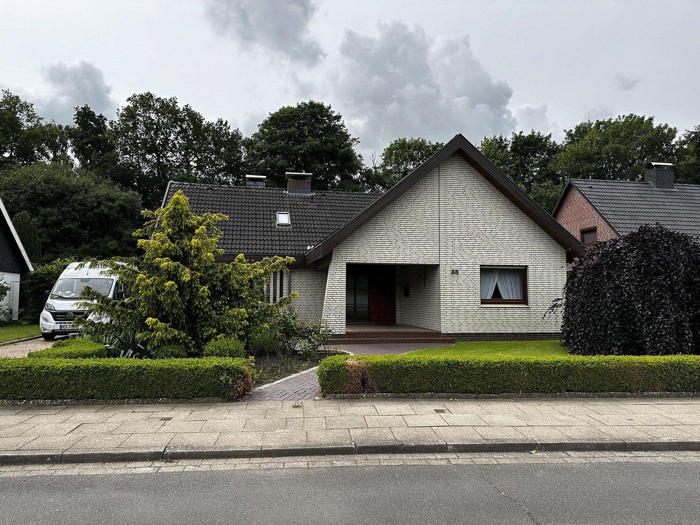 Predaj domu 182 m², pozemek 725 m², Theodor-Storm-Straße 35, Brunsbüttel, Šlezvicko-Holštajnsko Predaj domu 182 m², pozemek 725 m², Theodor-Storm-Straße 35, Brunsbüttel, Šlezvicko-Holštajnsko