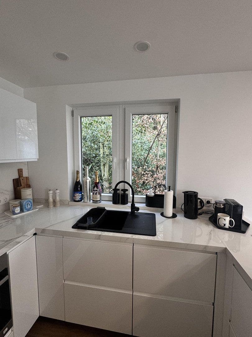 Prenájom domu 110 m², pozemek 300 m², Eibenweg 5, Köln, Severné Porýnie - Westfálsko Prenájom domu 110 m², pozemek 300 m², Eibenweg 5, Köln, Severné Porýnie - Westfálsko