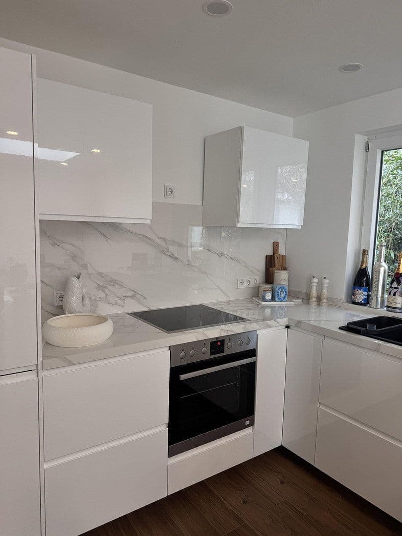 Prenájom domu 110 m², pozemek 300 m², Eibenweg 5, Köln, Severné Porýnie - Westfálsko Prenájom domu 110 m², pozemek 300 m², Eibenweg 5, Köln, Severné Porýnie - Westfálsko