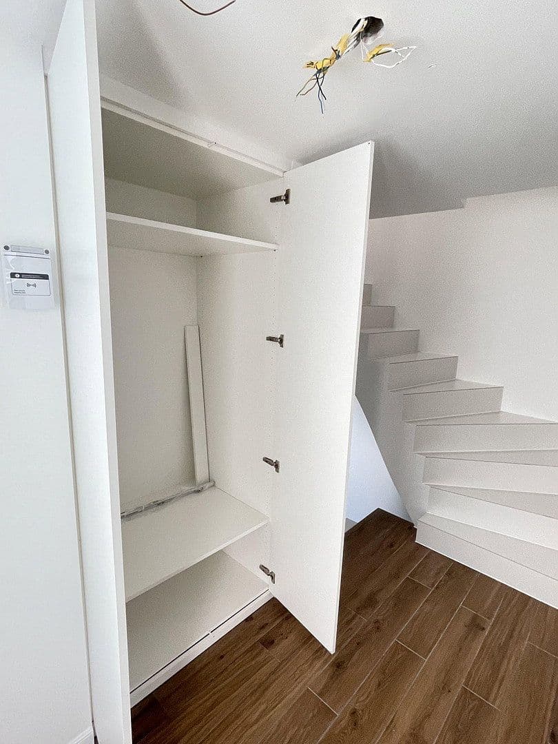 Prenájom domu 110 m², pozemek 300 m², Eibenweg 5, Köln, Severné Porýnie - Westfálsko Prenájom domu 110 m², pozemek 300 m², Eibenweg 5, Köln, Severné Porýnie - Westfálsko