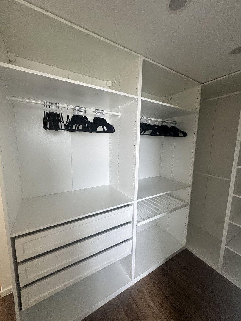 Prenájom domu 110 m², pozemek 300 m², Eibenweg 5, Köln, Severné Porýnie - Westfálsko Prenájom domu 110 m², pozemek 300 m², Eibenweg 5, Köln, Severné Porýnie - Westfálsko
