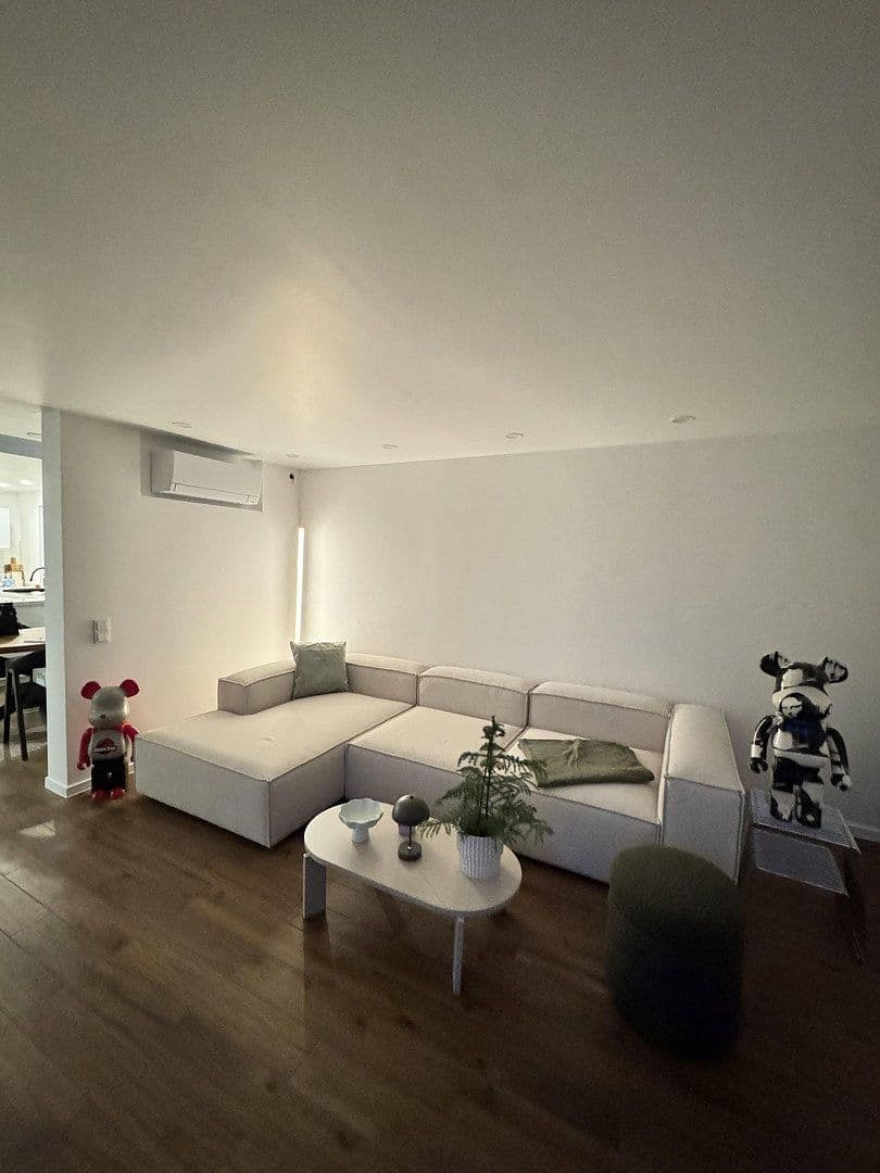 Prenájom domu 110 m², pozemek 300 m², Eibenweg 5, Köln, Severné Porýnie - Westfálsko Prenájom domu 110 m², pozemek 300 m², Eibenweg 5, Köln, Severné Porýnie - Westfálsko