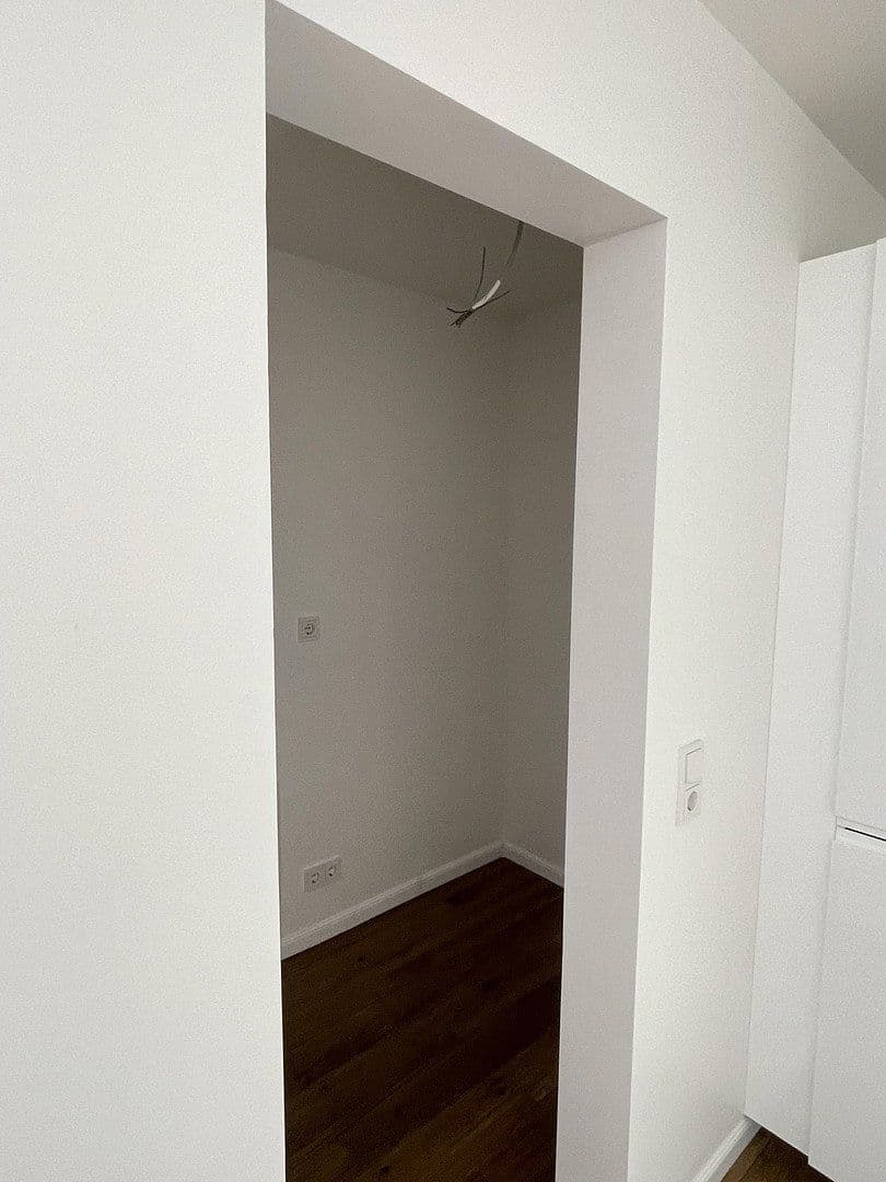 Prenájom domu 110 m², pozemek 300 m², Eibenweg 5, Köln, Severné Porýnie - Westfálsko Prenájom domu 110 m², pozemek 300 m², Eibenweg 5, Köln, Severné Porýnie - Westfálsko