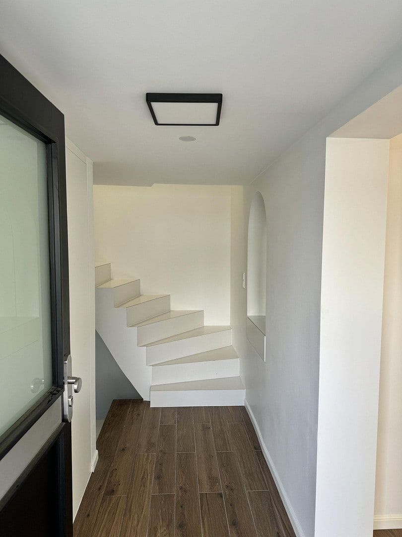 Prenájom domu 110 m², pozemek 300 m², Eibenweg 5, Köln, Severné Porýnie - Westfálsko Prenájom domu 110 m², pozemek 300 m², Eibenweg 5, Köln, Severné Porýnie - Westfálsko