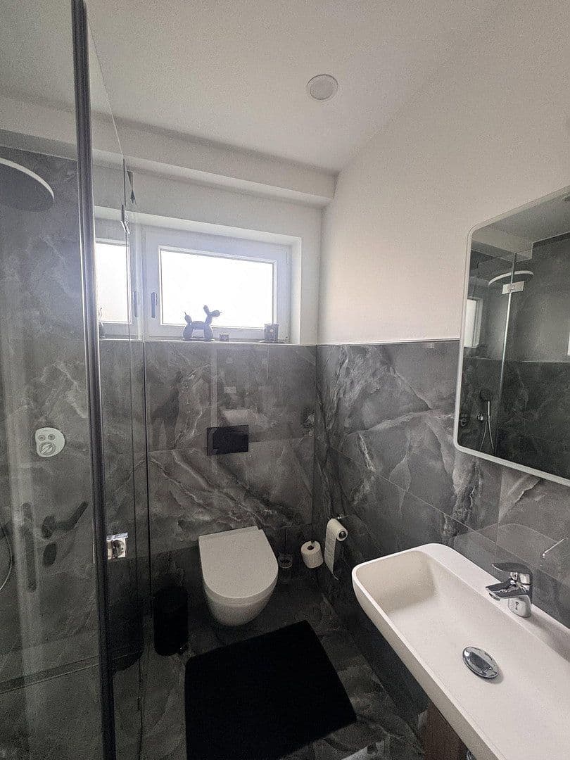 Prenájom domu 110 m², pozemek 300 m², Eibenweg 5, Köln, Severné Porýnie - Westfálsko Prenájom domu 110 m², pozemek 300 m², Eibenweg 5, Köln, Severné Porýnie - Westfálsko