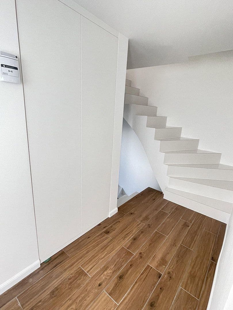 Prenájom domu 110 m², pozemek 300 m², Eibenweg 5, Köln, Severné Porýnie - Westfálsko Prenájom domu 110 m², pozemek 300 m², Eibenweg 5, Köln, Severné Porýnie - Westfálsko