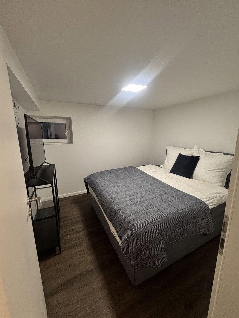 Prenájom domu 110 m², pozemek 300 m², Eibenweg 5, Köln, Severné Porýnie - Westfálsko Prenájom domu 110 m², pozemek 300 m², Eibenweg 5, Köln, Severné Porýnie - Westfálsko