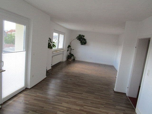 Prenájom bytu 3-izbový 91 m², Gießen, Hesensko Prenájom bytu 3-izbový 91 m², Gießen, Hesensko