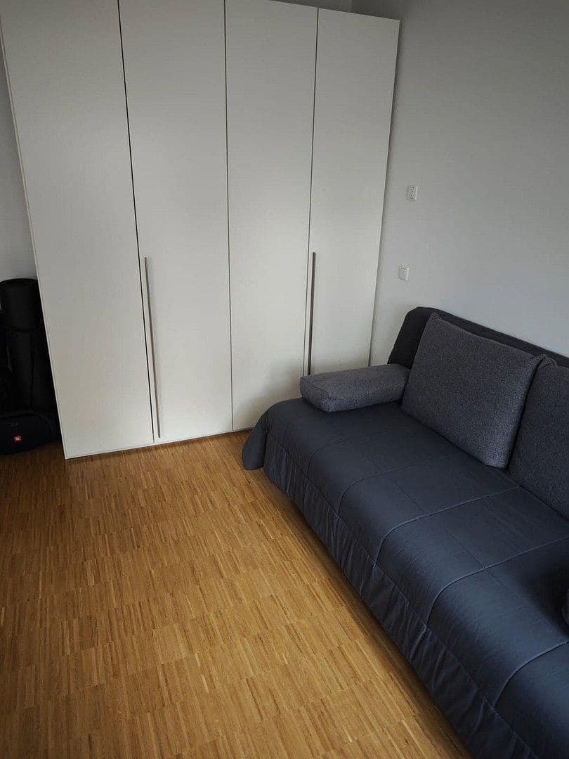 Prenájom bytu 1-izbový 30 m², Frankfurt am Main, Hesensko Prenájom bytu 1-izbový 30 m², Frankfurt am Main, Hesensko