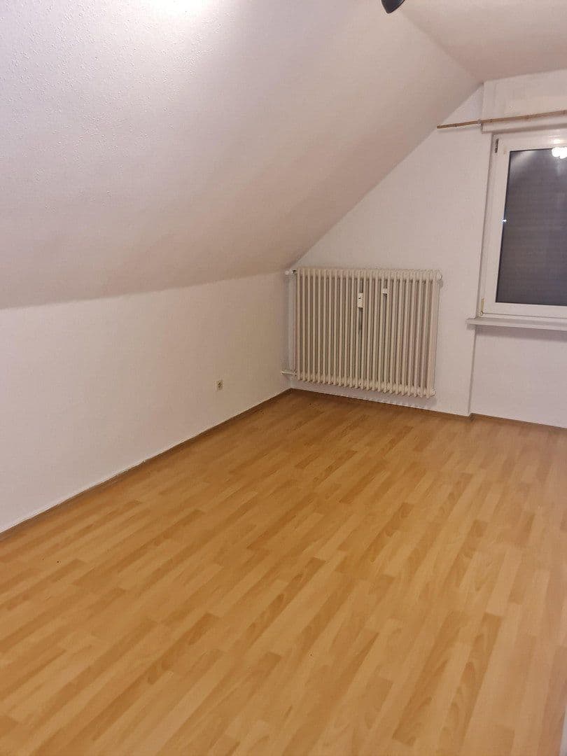 Prenájom bytu 2-izbový 45 m², Höchster Straße 16, Liederbach am Taunus, Hesensko Prenájom bytu 2-izbový 45 m², Höchster Straße 16, Liederbach am Taunus, Hesensko