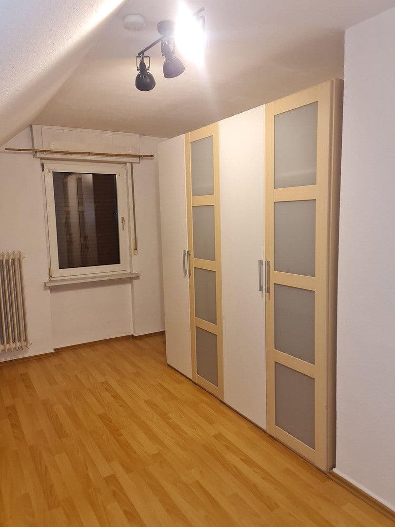 Prenájom bytu 2-izbový 45 m², Höchster Straße 16, Liederbach am Taunus, Hesensko Prenájom bytu 2-izbový 45 m², Höchster Straße 16, Liederbach am Taunus, Hesensko