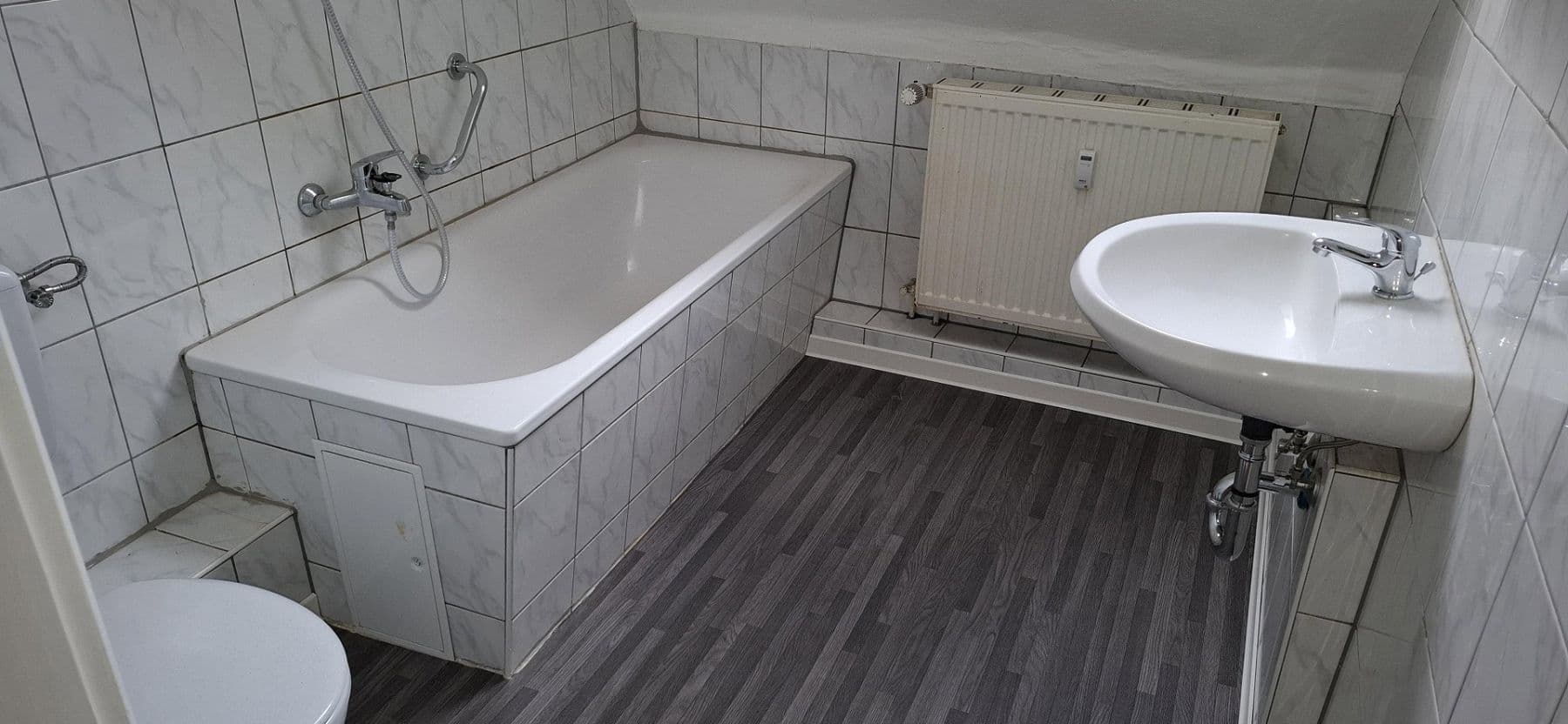 Prenájom bytu 4-izbový 100 m², Zeitzer Str. 27, Kretzschau, Sasko-Anhaltsko Prenájom bytu 4-izbový 100 m², Zeitzer Str. 27, Kretzschau, Sasko-Anhaltsko