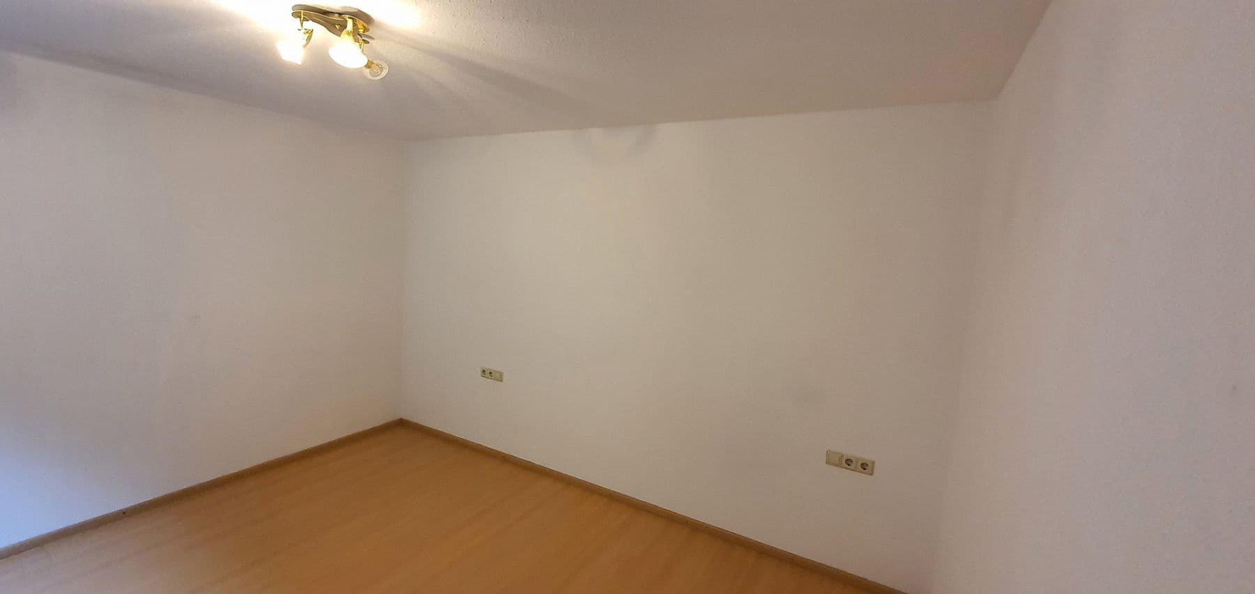 Prenájom bytu 2-izbový 49 m², Schwäbisch Gmünd, Bádensko-Wurttembersko Prenájom bytu 2-izbový 49 m², Schwäbisch Gmünd, Bádensko-Wurttembersko
