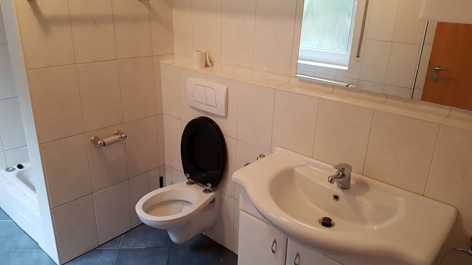 Prenájom bytu 2-izbový 49 m², Schwäbisch Gmünd, Bádensko-Wurttembersko Prenájom bytu 2-izbový 49 m², Schwäbisch Gmünd, Bádensko-Wurttembersko