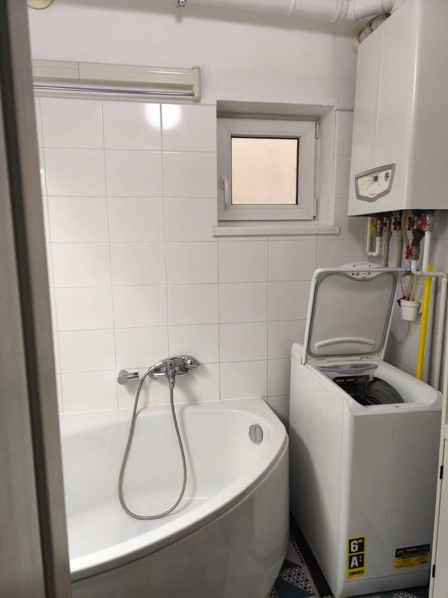 Prenájom bytu 2-izbový 45 m², Wolkerova, Olomouc, Olomoucký kraj Prenájom bytu 2-izbový 45 m², Wolkerova, Olomouc, Olomoucký kraj