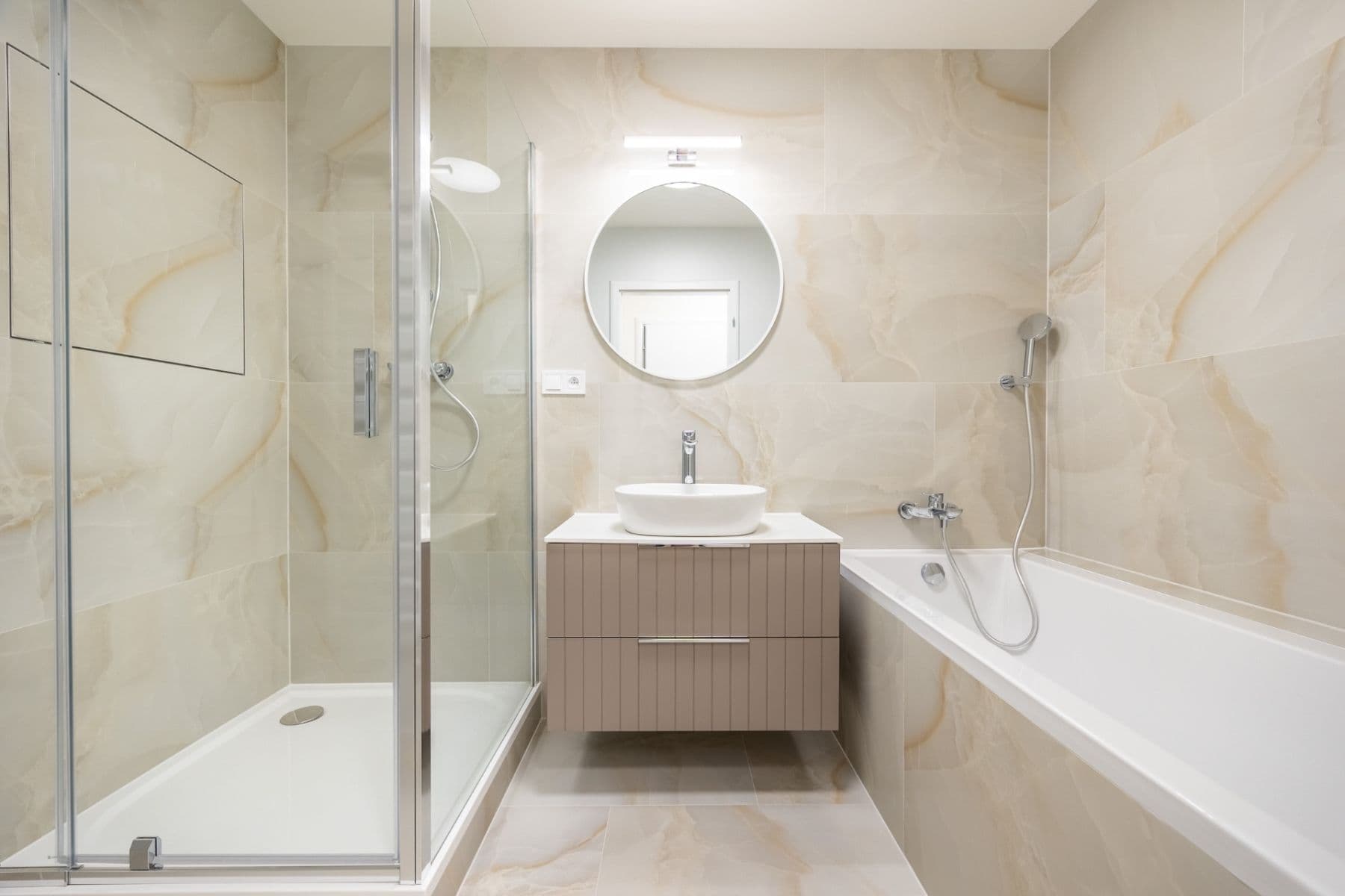 Predaj bytu 3-izbový 77 m², Emilie Hyblerové, Praha, Praha Predaj bytu 3-izbový 77 m², Emilie Hyblerové, Praha, Praha