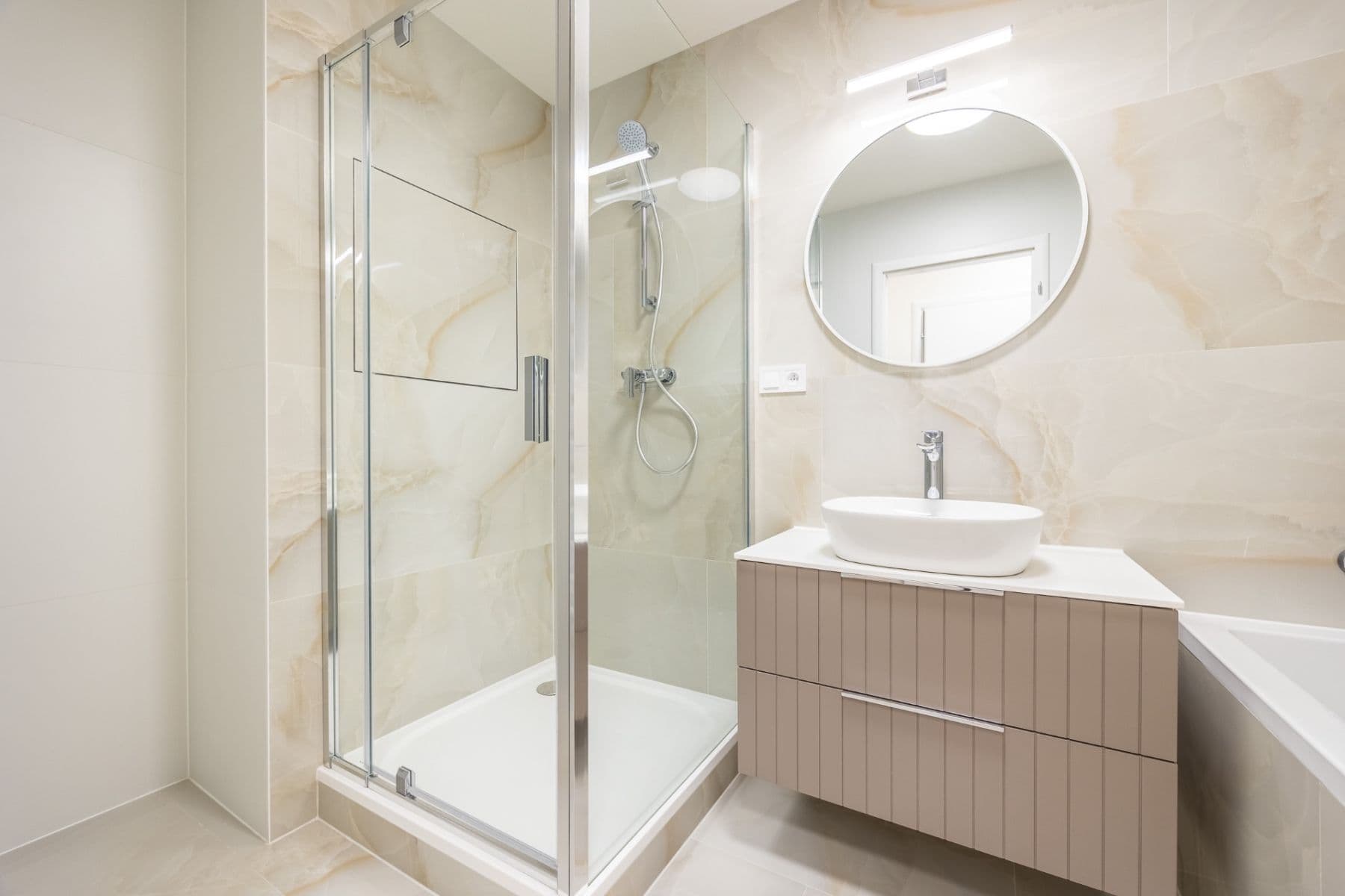 Predaj bytu 3-izbový 77 m², Emilie Hyblerové, Praha, Praha Predaj bytu 3-izbový 77 m², Emilie Hyblerové, Praha, Praha