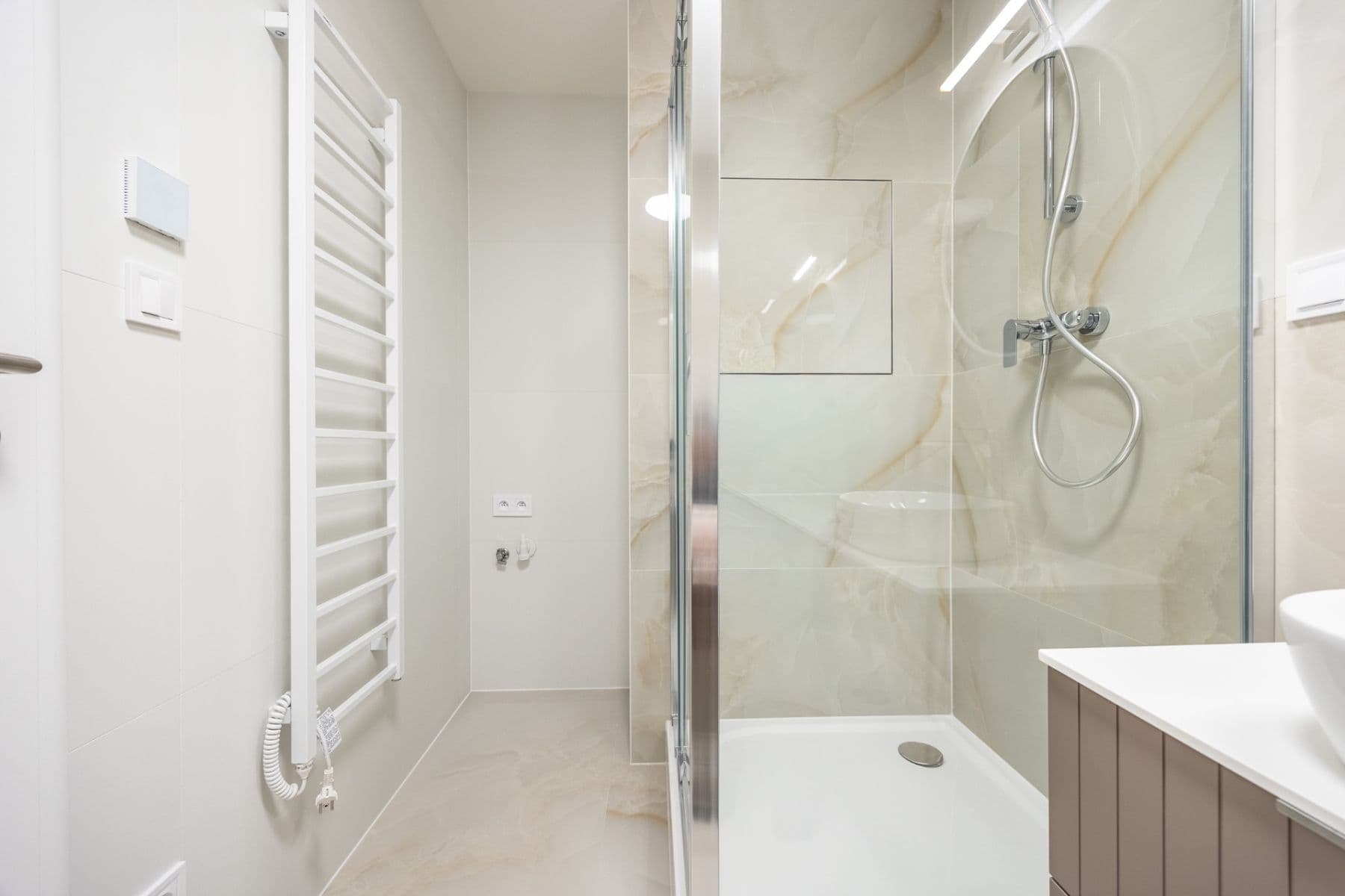 Predaj bytu 3-izbový 77 m², Emilie Hyblerové, Praha, Praha Predaj bytu 3-izbový 77 m², Emilie Hyblerové, Praha, Praha