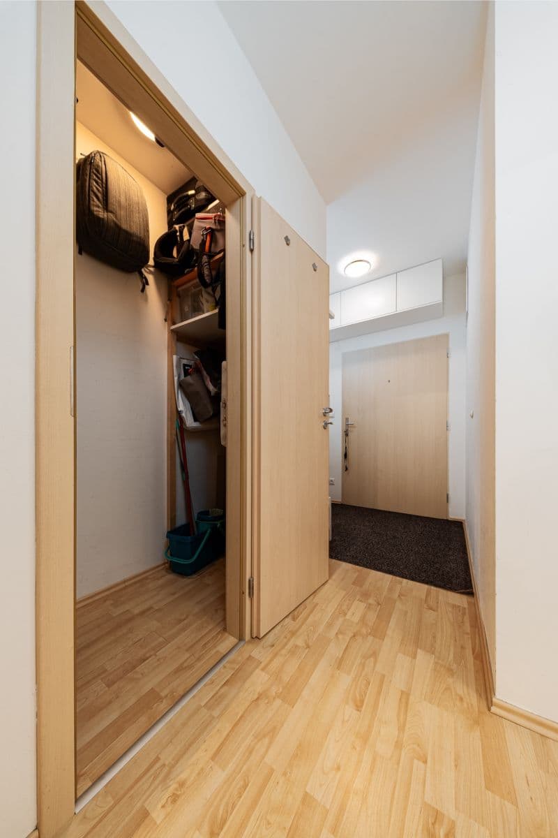 Prenájom bytu 2-izbový 50 m², U Hostavického potoka, Praha, Praha Prenájom bytu 2-izbový 50 m², U Hostavického potoka, Praha, Praha