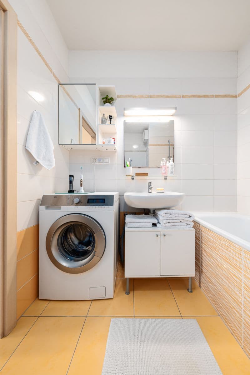 Prenájom bytu 2-izbový 50 m², U Hostavického potoka, Praha, Praha Prenájom bytu 2-izbový 50 m², U Hostavického potoka, Praha, Praha