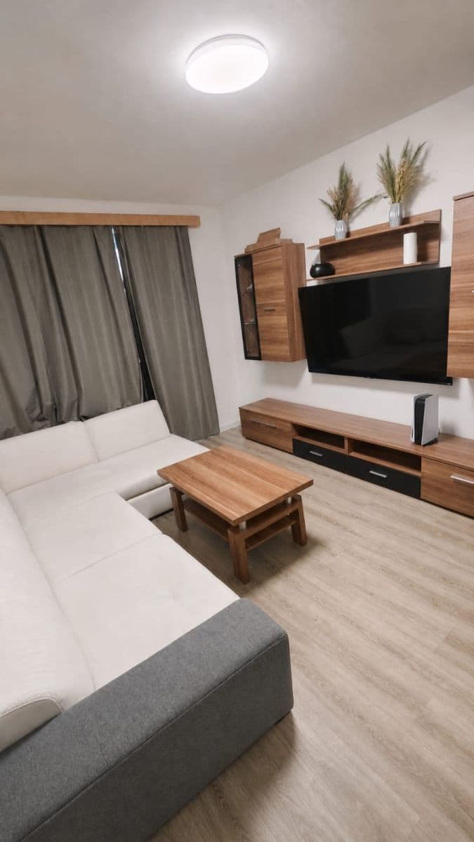 Prenájom bytu 2-izbový 46 m², Brožíkova, Stříbro, Plzeňský kraj Prenájom bytu 2-izbový 46 m², Brožíkova, Stříbro, Plzeňský kraj