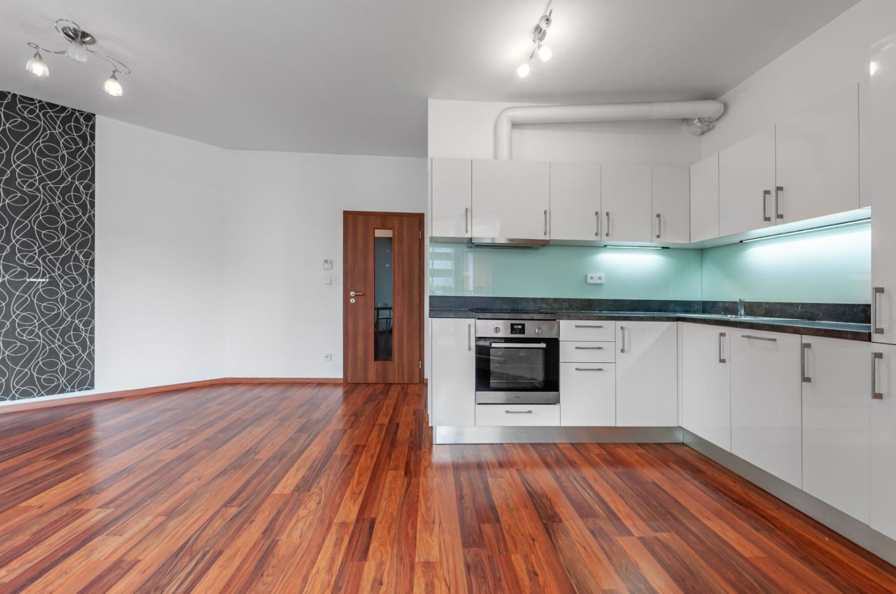 Prenájom bytu 2-izbový 55 m², Počernická, Praha, Praha Prenájom bytu 2-izbový 55 m², Počernická, Praha, Praha