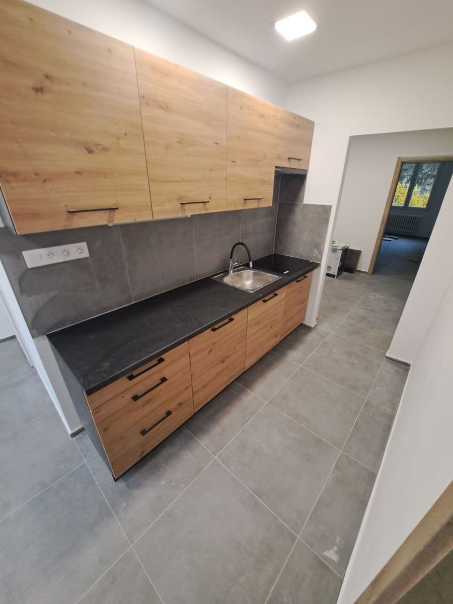 Prenájom bytu 4-izbový 84 m², Husova, Dobřany, Plzeňský kraj Prenájom bytu 4-izbový 84 m², Husova, Dobřany, Plzeňský kraj