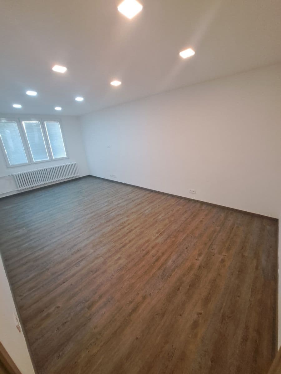 Prenájom bytu 4-izbový 84 m², Husova, Dobřany, Plzeňský kraj Prenájom bytu 4-izbový 84 m², Husova, Dobřany, Plzeňský kraj