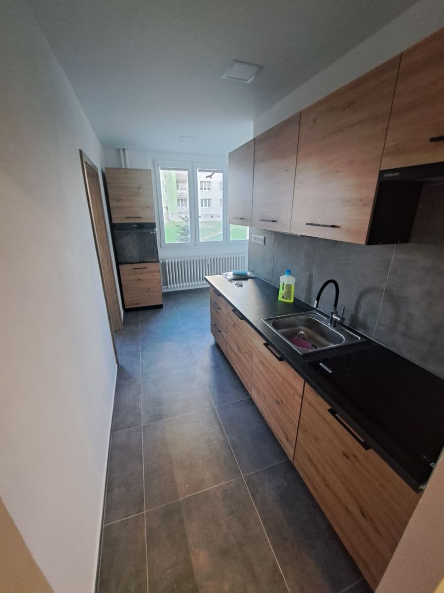 Prenájom bytu 4-izbový 84 m², Husova, Dobřany, Plzeňský kraj Prenájom bytu 4-izbový 84 m², Husova, Dobřany, Plzeňský kraj