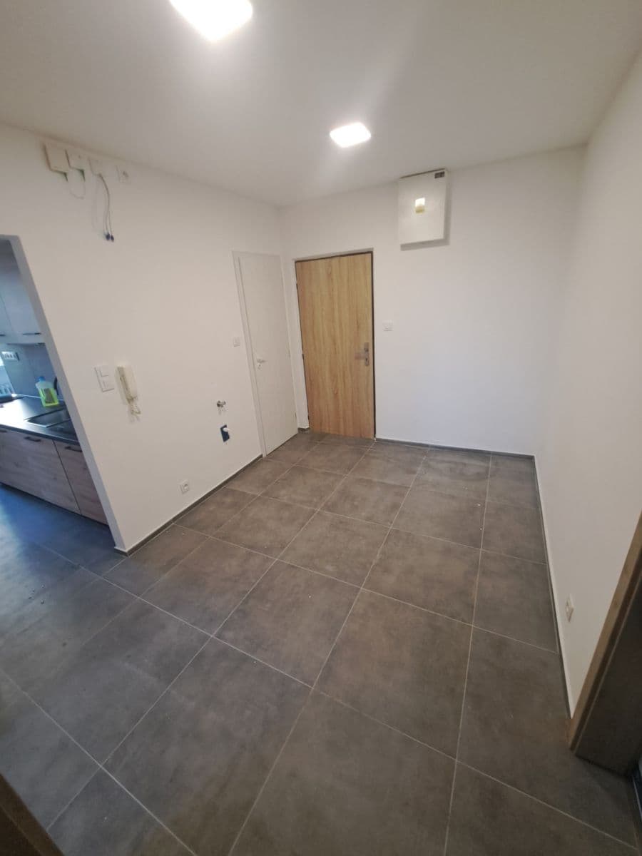 Prenájom bytu 4-izbový 84 m², Husova, Dobřany, Plzeňský kraj Prenájom bytu 4-izbový 84 m², Husova, Dobřany, Plzeňský kraj