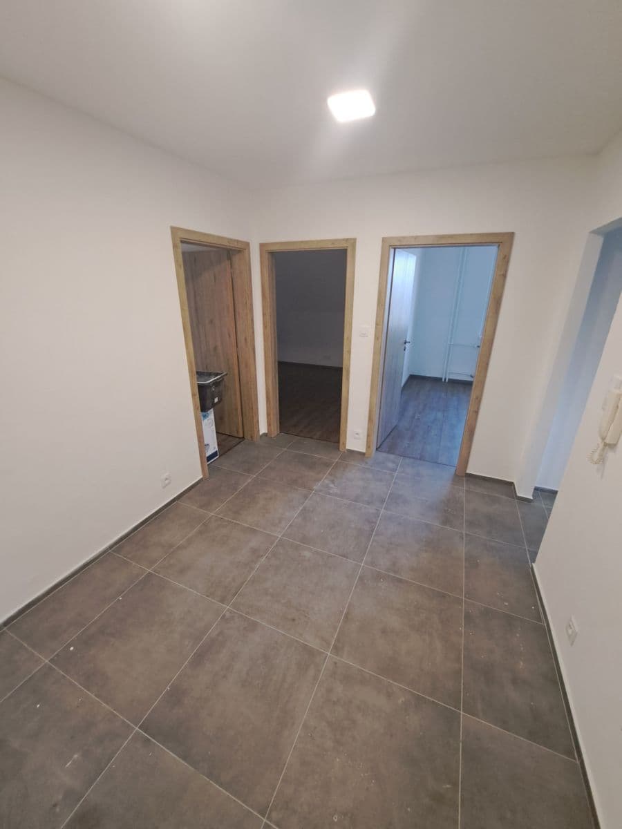 Prenájom bytu 4-izbový 84 m², Husova, Dobřany, Plzeňský kraj Prenájom bytu 4-izbový 84 m², Husova, Dobřany, Plzeňský kraj