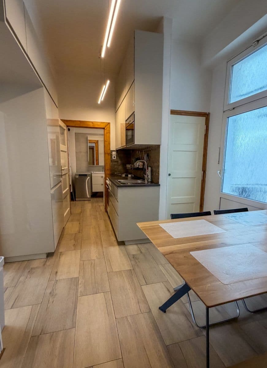Prenájom bytu 2-izbový 58 m², Stupkova, Praha, Praha Prenájom bytu 2-izbový 58 m², Stupkova, Praha, Praha