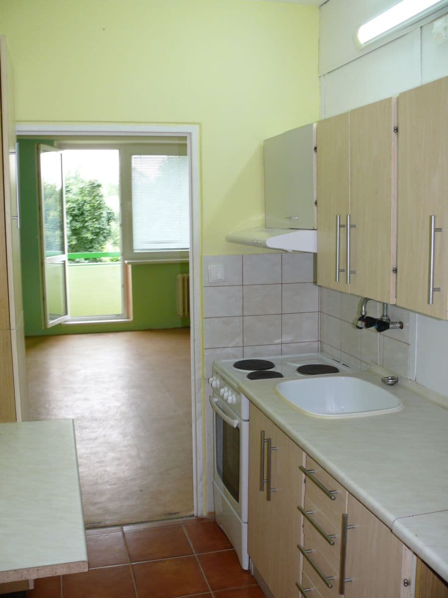 Prenájom bytu 1-izbový 32 m², Školní, Otrokovice, Zlínský kraj Prenájom bytu 1-izbový 32 m², Školní, Otrokovice, Zlínský kraj