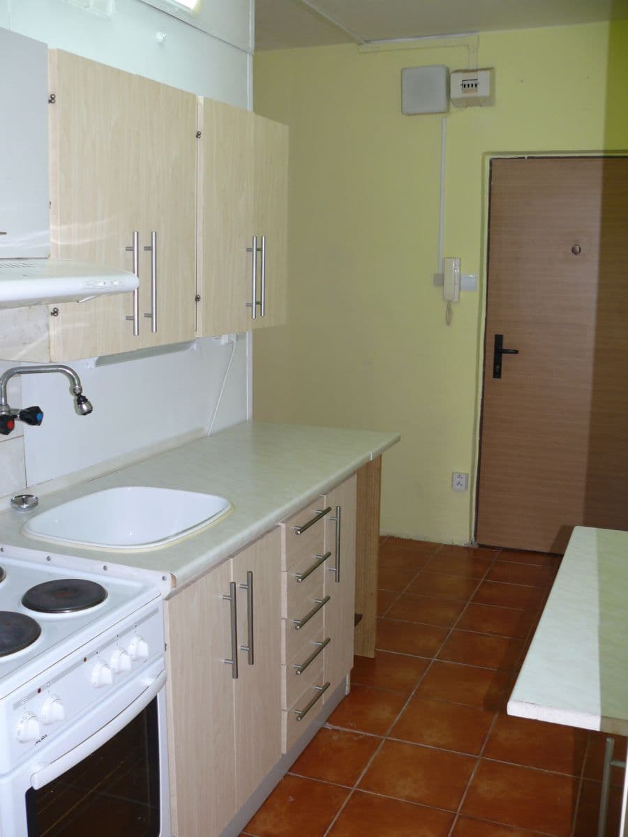 Prenájom bytu 1-izbový 32 m², Školní, Otrokovice, Zlínský kraj Prenájom bytu 1-izbový 32 m², Školní, Otrokovice, Zlínský kraj
