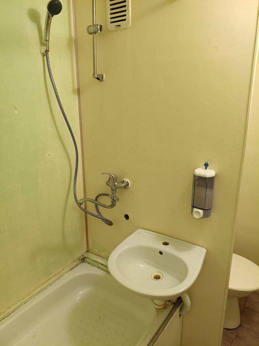 Prenájom bytu 1-izbový 32 m², Školní, Otrokovice, Zlínský kraj Prenájom bytu 1-izbový 32 m², Školní, Otrokovice, Zlínský kraj