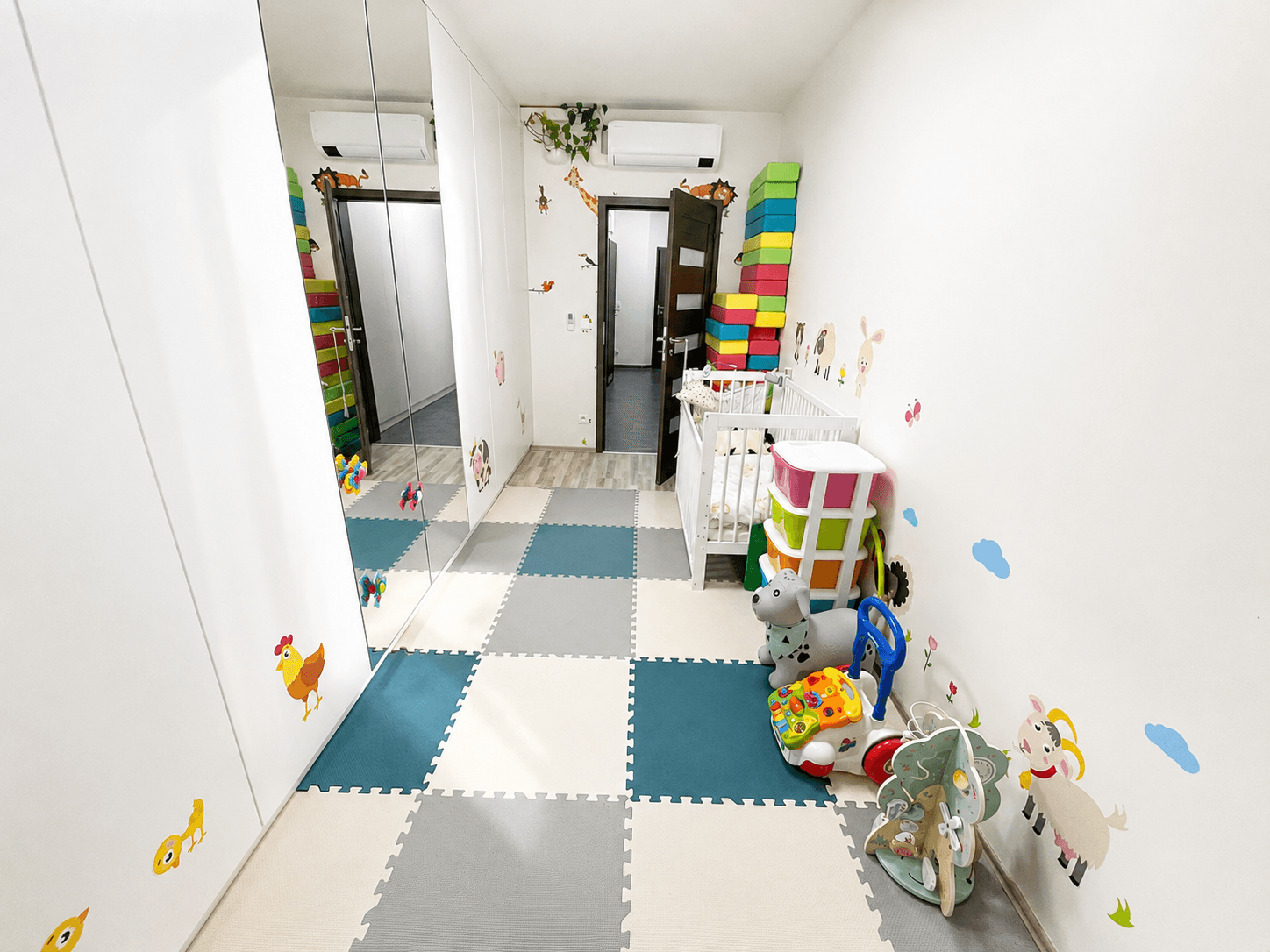 Prenájom bytu 3-izbový 77 m², Sicherova, Praha, Praha Prenájom bytu 3-izbový 77 m², Sicherova, Praha, Praha