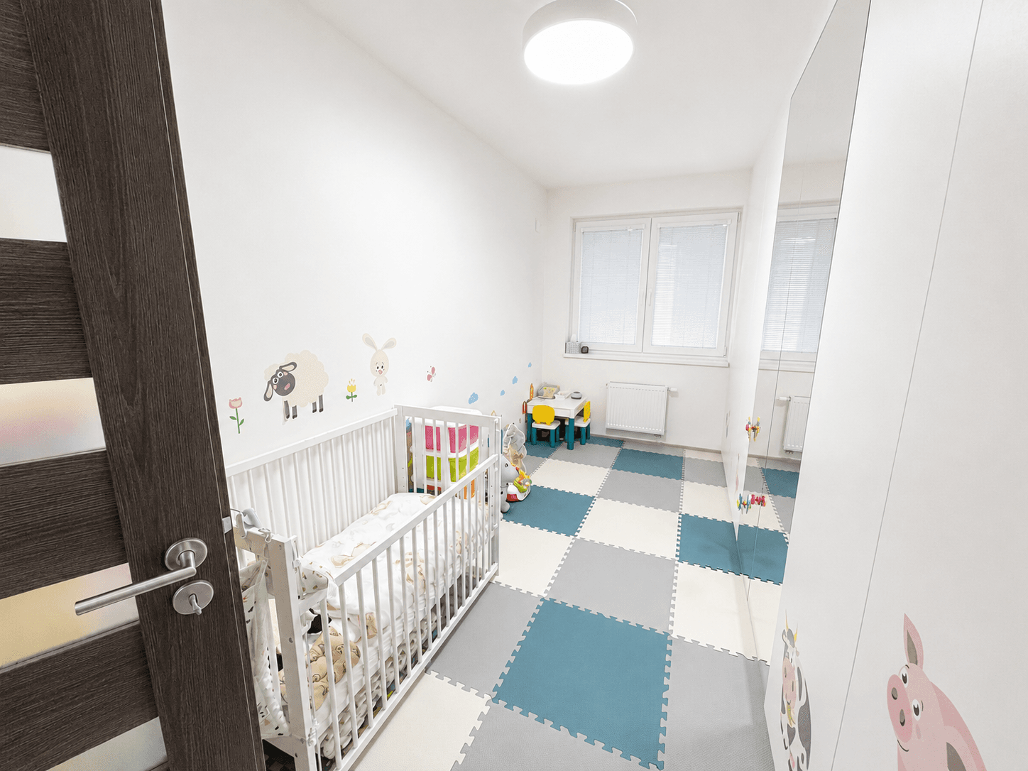 Prenájom bytu 3-izbový 77 m², Sicherova, Praha, Praha Prenájom bytu 3-izbový 77 m², Sicherova, Praha, Praha