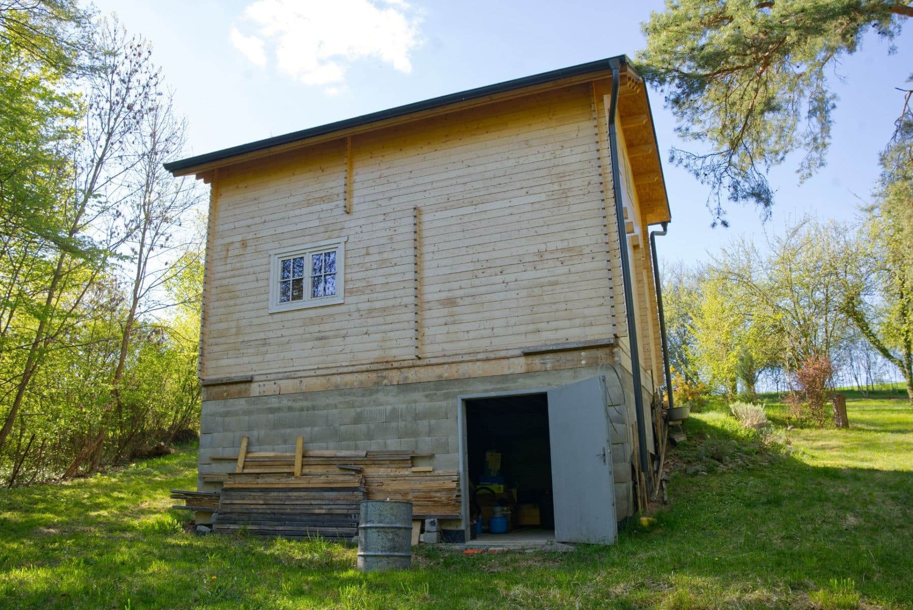 Predaj rekreačného objektu 70 m², pozemek 2.734 m², 106, Krňany, Středočeský kraj Predaj rekreačného objektu 70 m², pozemek 2.734 m², 106, Krňany, Středočeský kraj