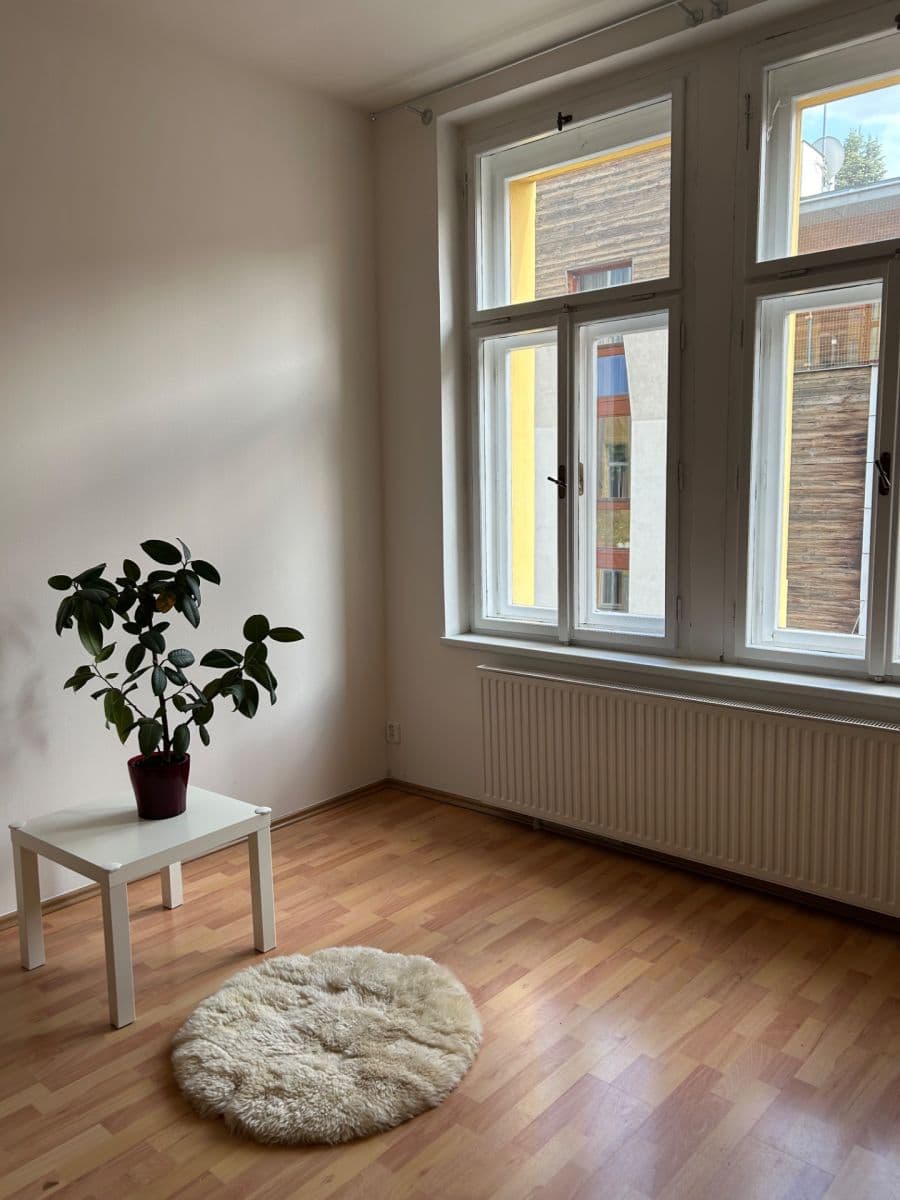 Prenájom bytu 2-izbový 56 m², Slávy Horníka, Praha, Praha Prenájom bytu 2-izbový 56 m², Slávy Horníka, Praha, Praha