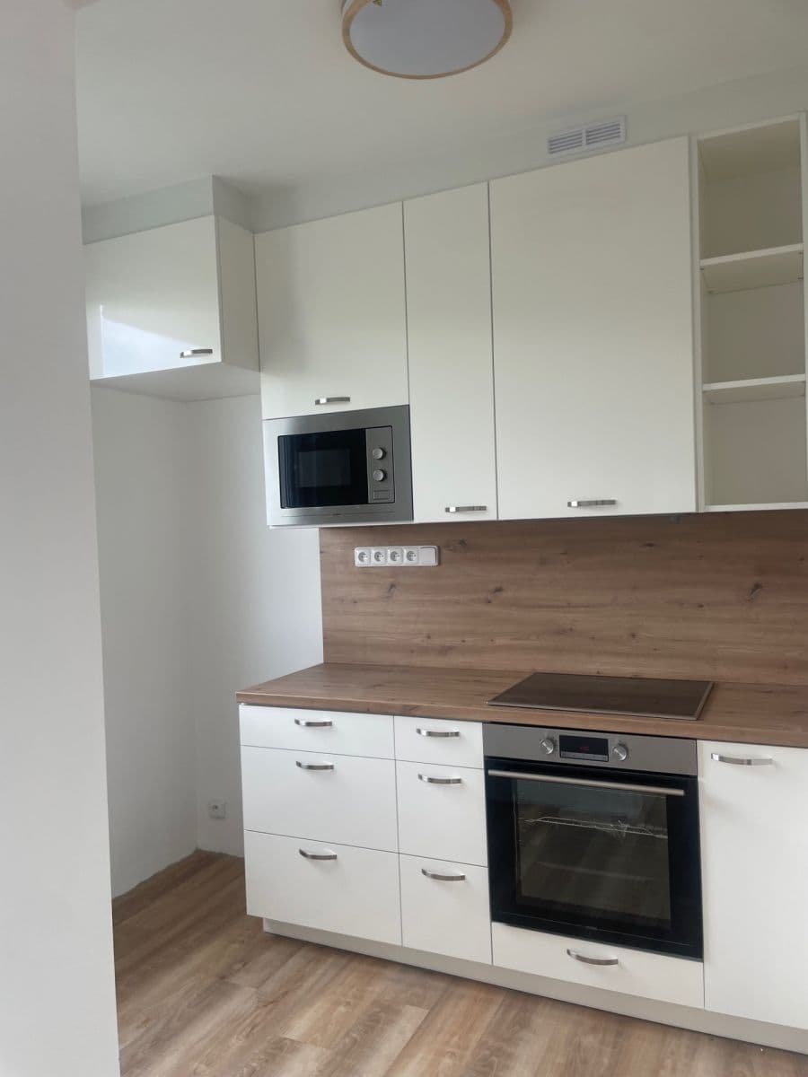 Prenájom bytu 2-izbový 44 m², Stiborova, Olomouc, Olomoucký kraj Prenájom bytu 2-izbový 44 m², Stiborova, Olomouc, Olomoucký kraj