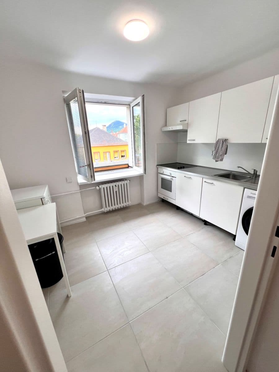 Prenájom bytu 1-izbový 28 m², Terezínská, Lovosice, Ústecký kraj Prenájom bytu 1-izbový 28 m², Terezínská, Lovosice, Ústecký kraj