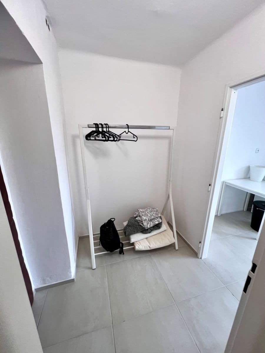 Prenájom bytu 1-izbový 28 m², Terezínská, Lovosice, Ústecký kraj Prenájom bytu 1-izbový 28 m², Terezínská, Lovosice, Ústecký kraj