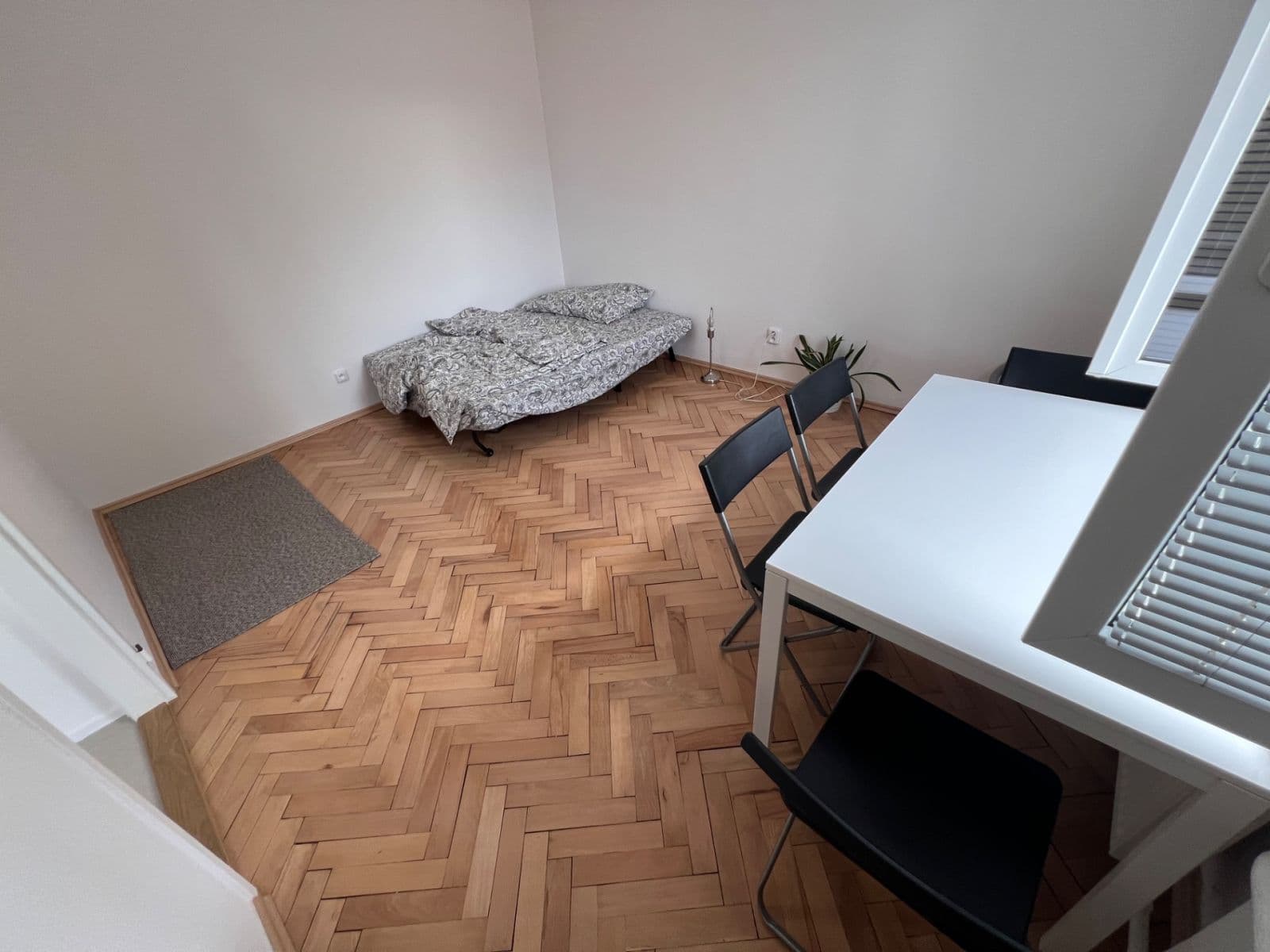 Prenájom bytu 1-izbový 28 m², Terezínská, Lovosice, Ústecký kraj Prenájom bytu 1-izbový 28 m², Terezínská, Lovosice, Ústecký kraj