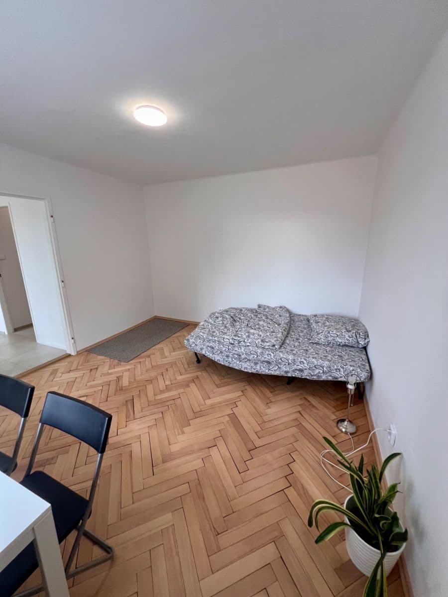 Prenájom bytu 1-izbový 28 m², Terezínská, Lovosice, Ústecký kraj Prenájom bytu 1-izbový 28 m², Terezínská, Lovosice, Ústecký kraj