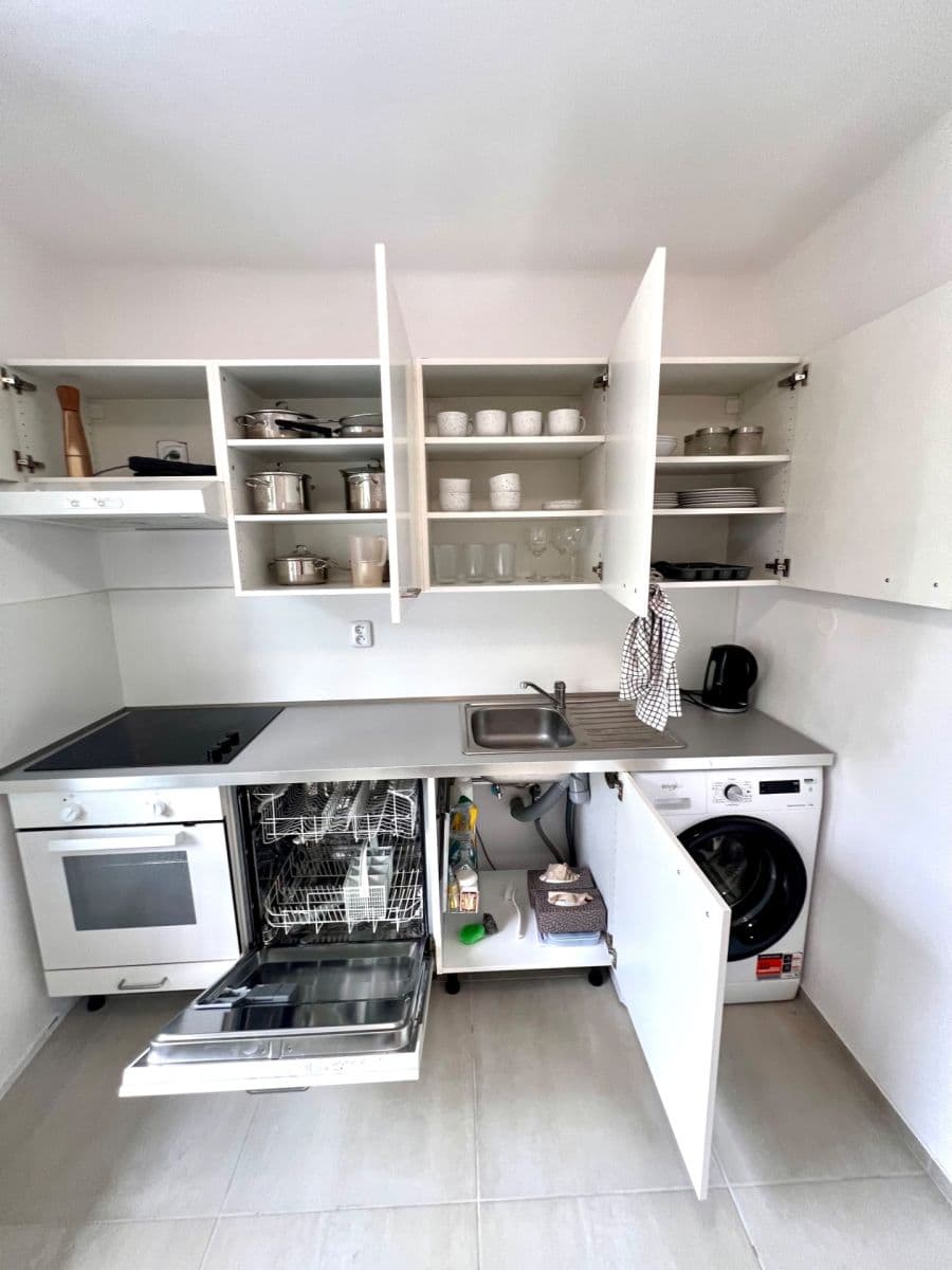 Prenájom bytu 1-izbový 28 m², Terezínská, Lovosice, Ústecký kraj Prenájom bytu 1-izbový 28 m², Terezínská, Lovosice, Ústecký kraj