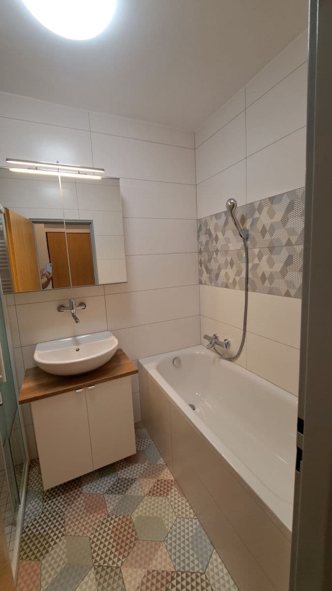 Prenájom bytu 2-izbový 54 m², Moravanů, Praha, Praha Prenájom bytu 2-izbový 54 m², Moravanů, Praha, Praha